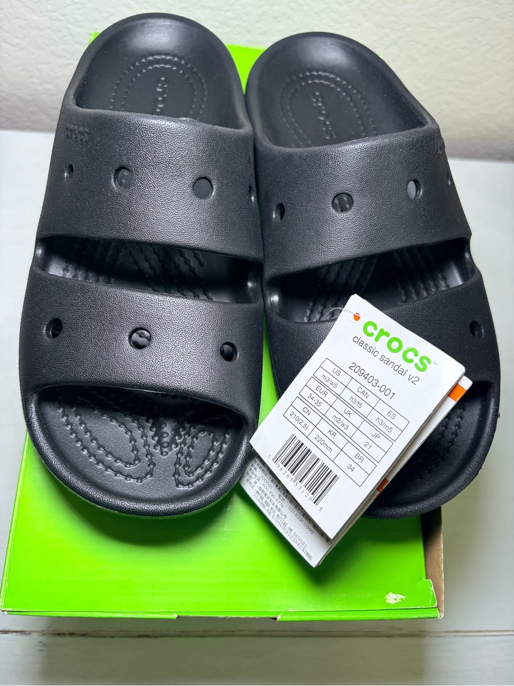 Crocs Classic Sandal v2 Black Men 3/Women 5 New in box with tags. - Picture 6 of 10